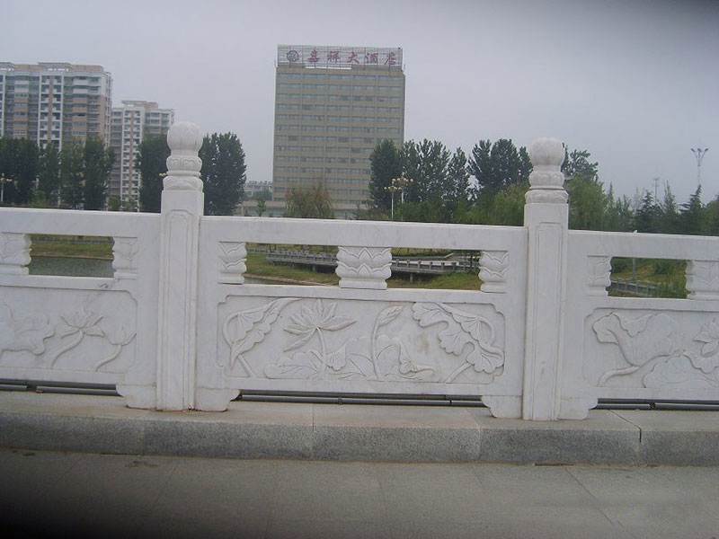 漢白玉石欄桿